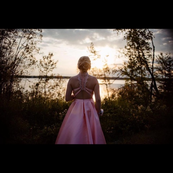 Size 4 prom dress - Picture 2 of 4